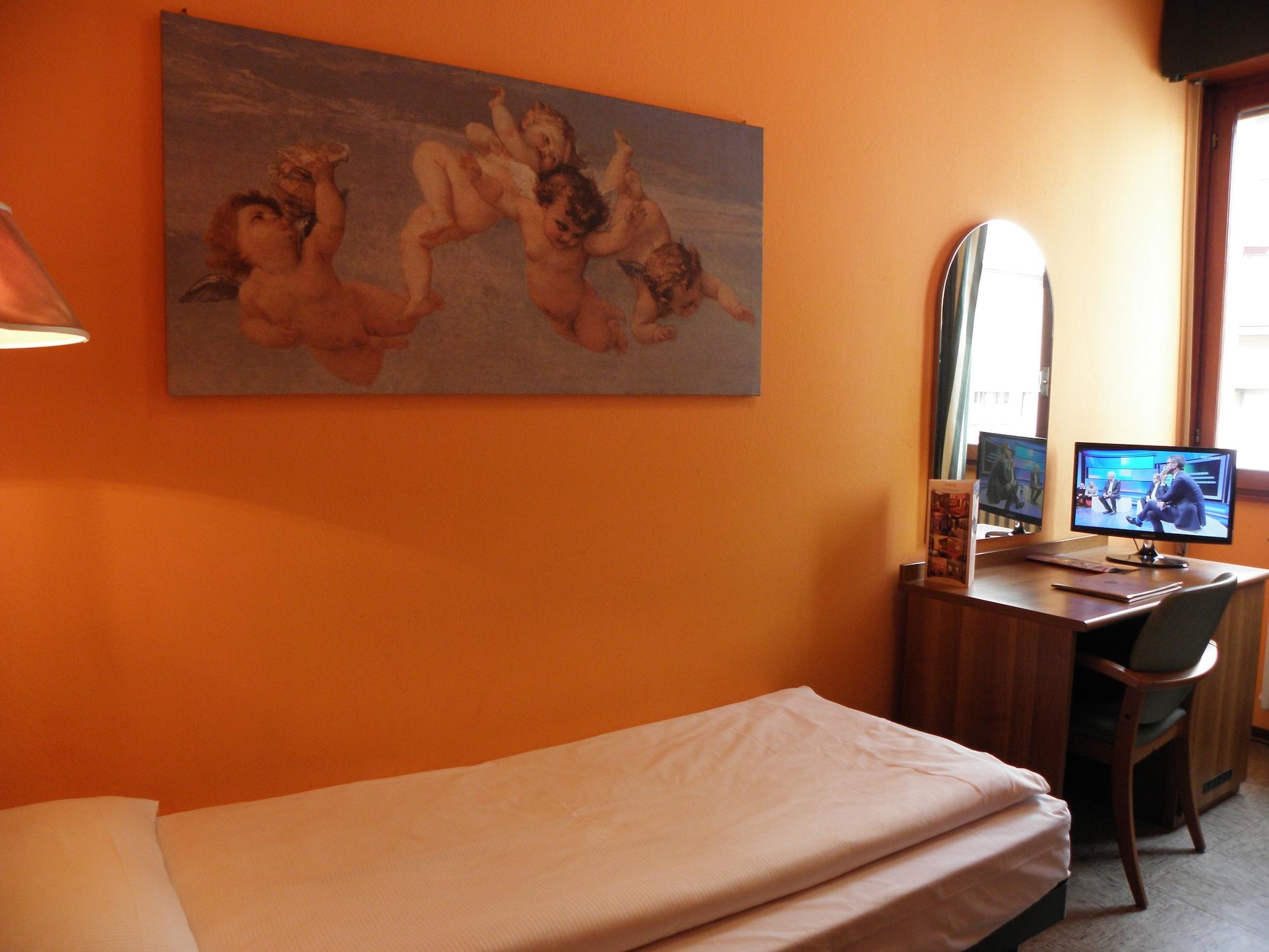 Hotel Corona Tirano Exteriér fotografie