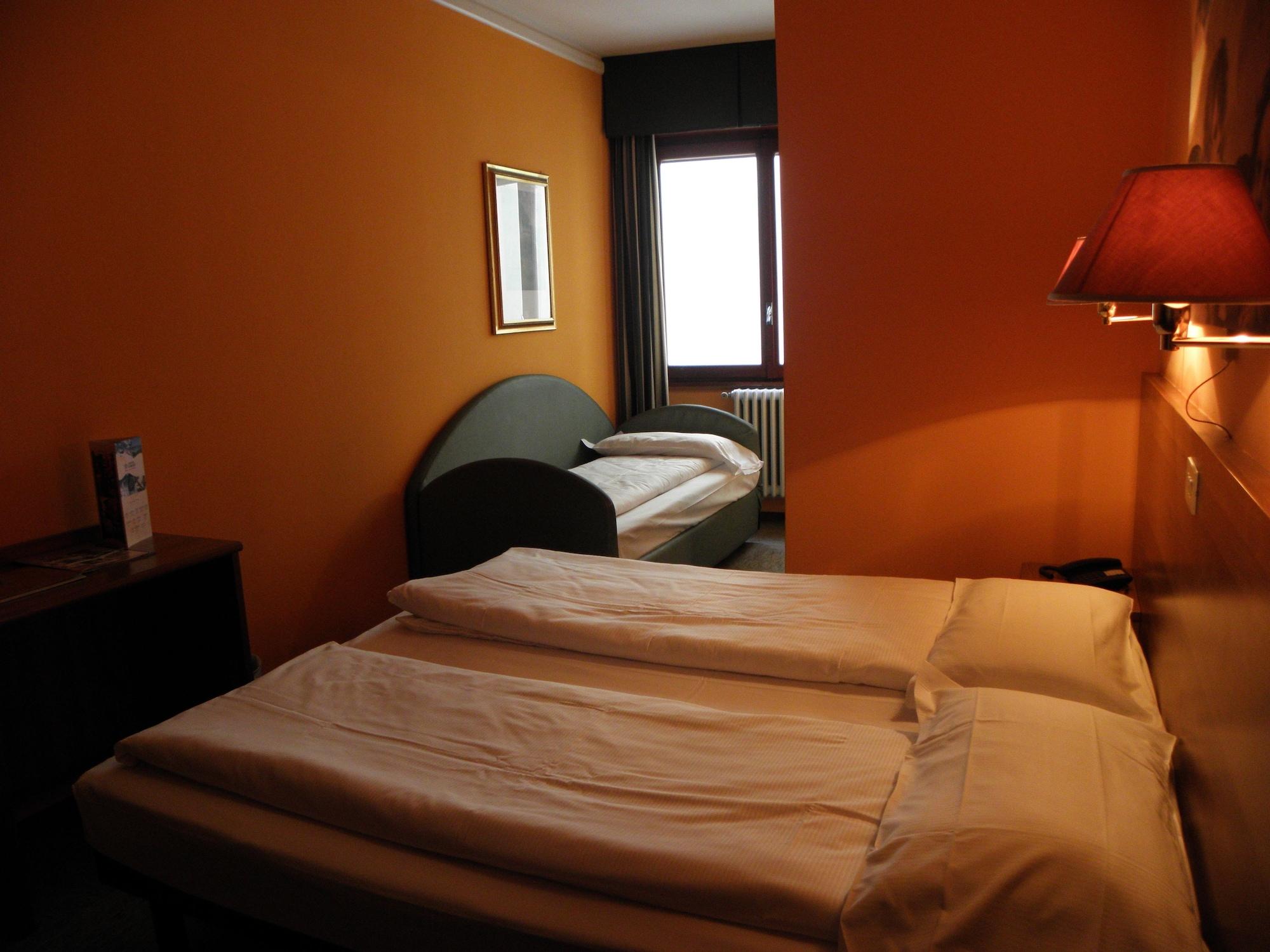 Hotel Corona Tirano Exteriér fotografie