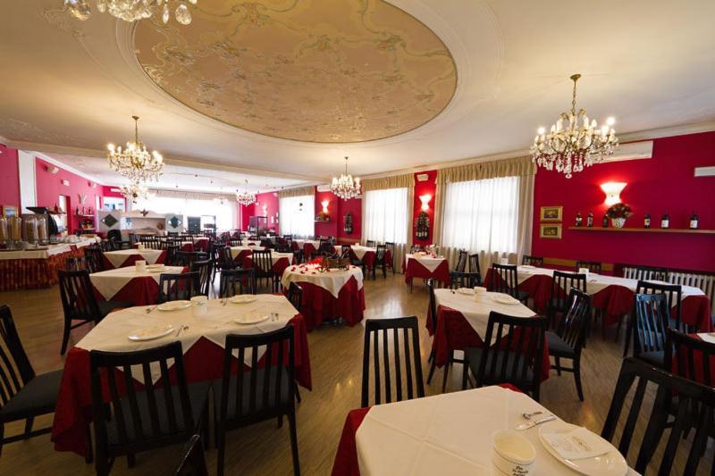 Hotel Corona Tirano Exteriér fotografie