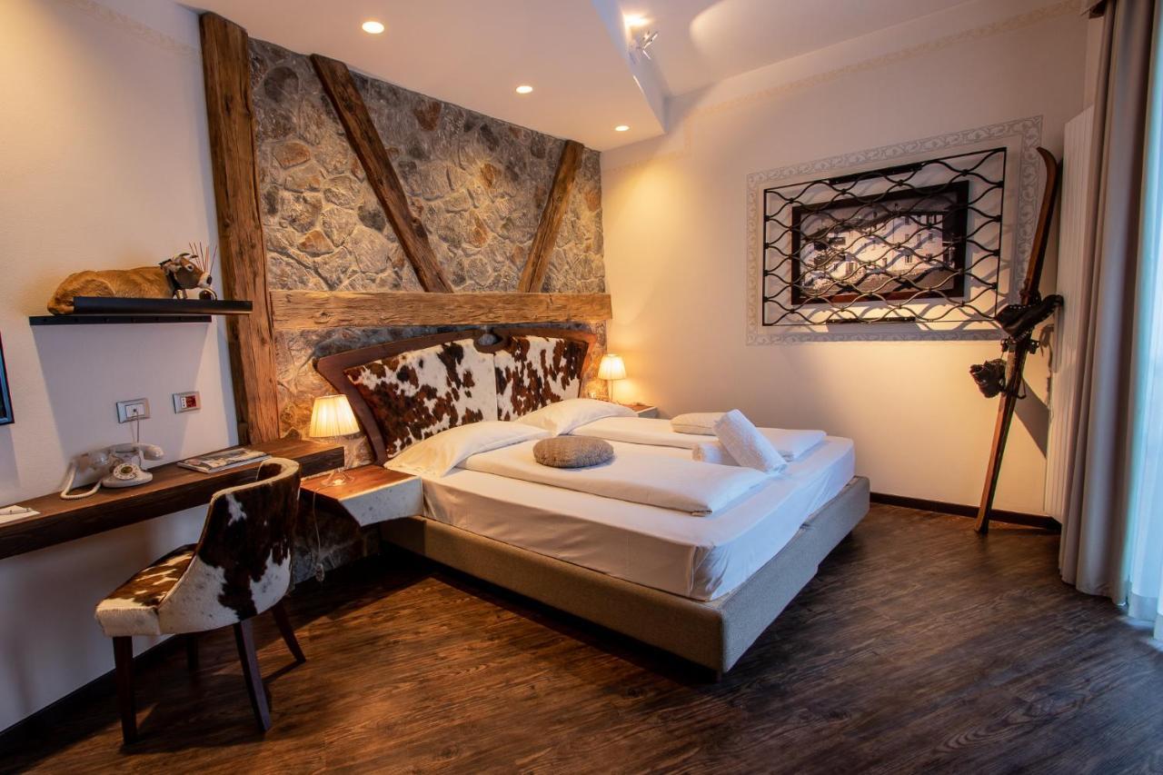 Hotel Corona Tirano Exteriér fotografie